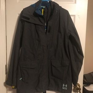Women’s under armour MNT jacket, Size M